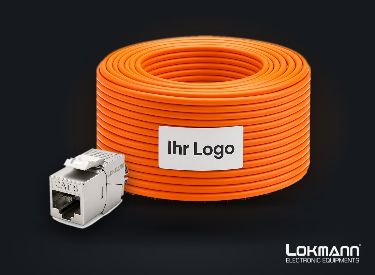 Private Label von Lokmann: Netzwerkkabel-Rolle mit Etikett „Ihr Logo“ und CAT 8 Keystone